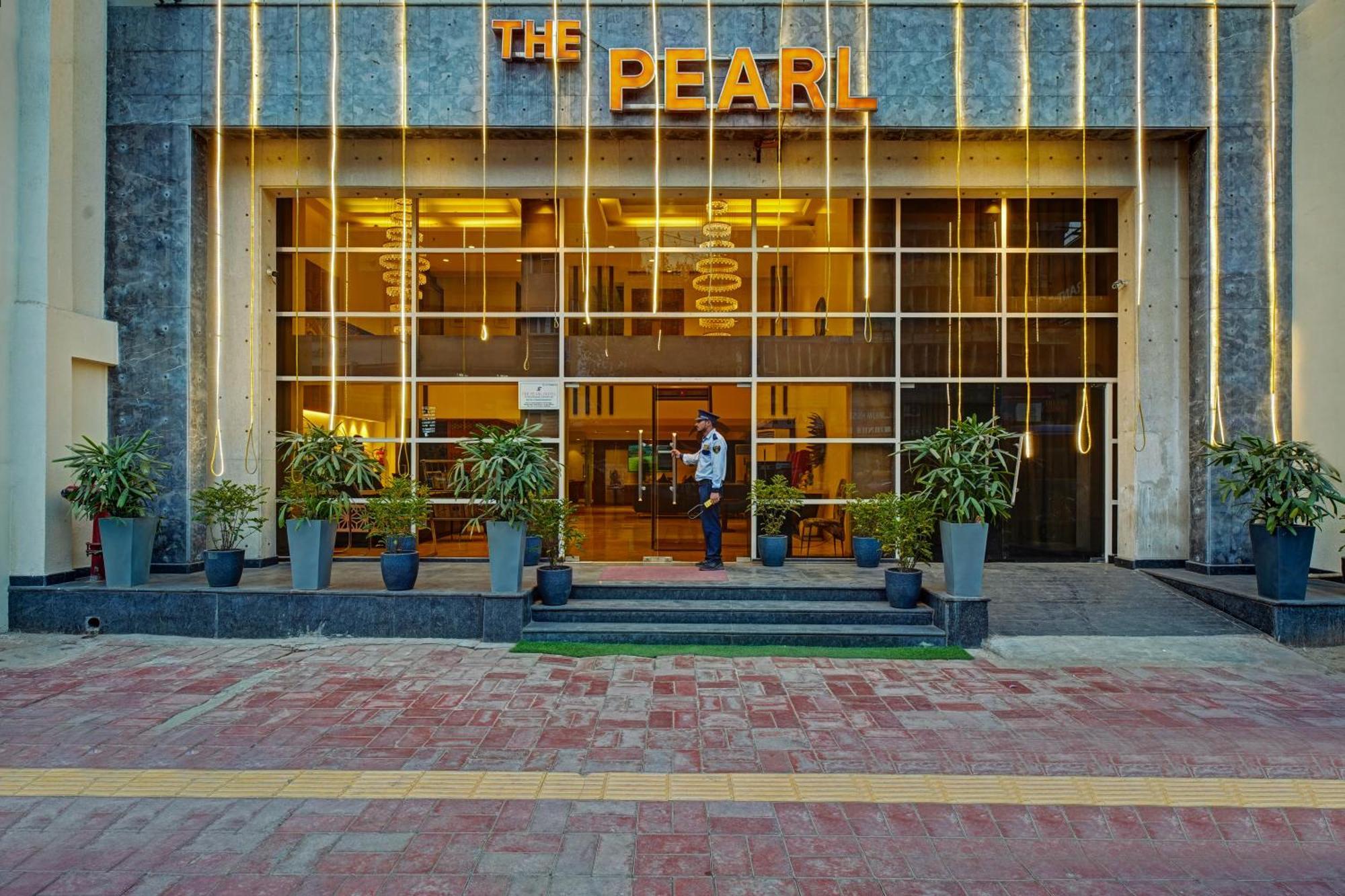 Hotel The Pearl - Newly Renovated In 2024 Nowe Delhi Zewnętrze zdjęcie